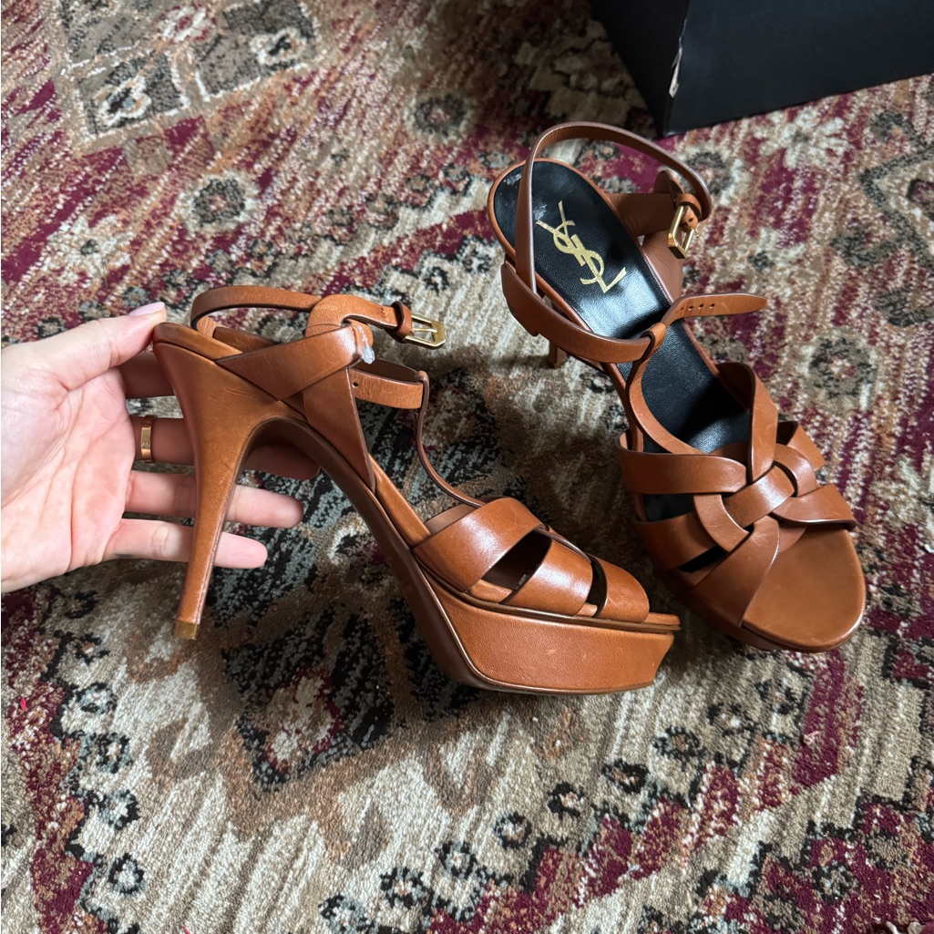 Nwot Yves Saint Laurent Women's Tan Leather Strappy Heels